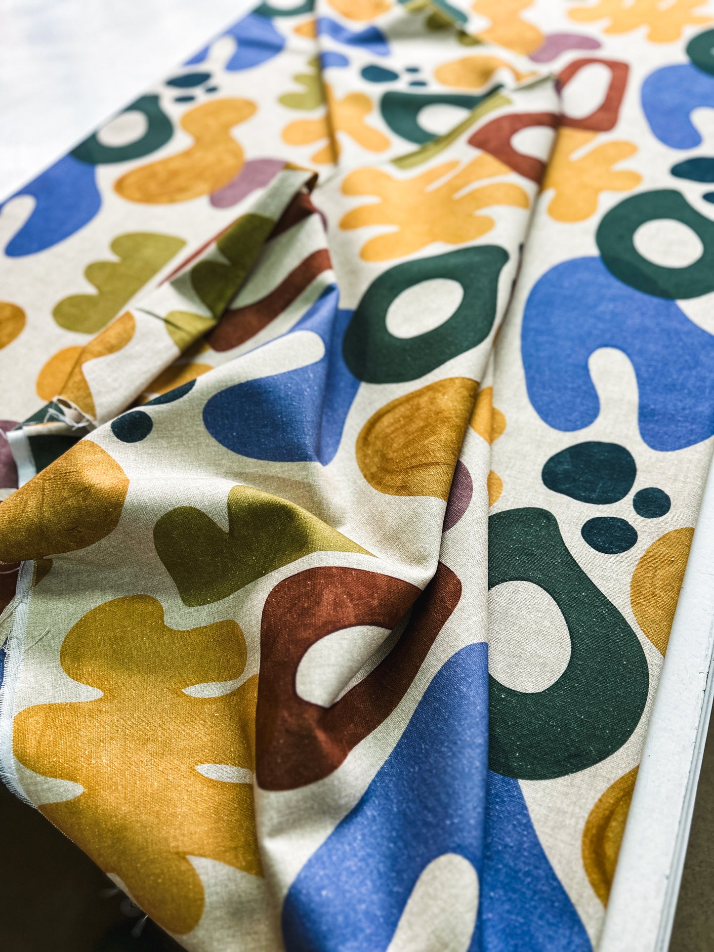 Issa Linen 280w Fabric